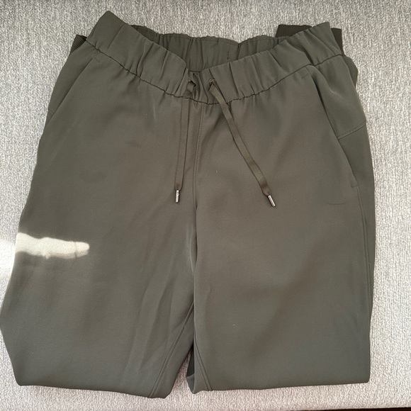 Lululemon On The Fly Jogger Olive Green 4 - Picture 2 of 6